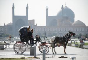 هوای روز جمعه اصفهان آلوده است؛ ۷ منطقه در وضعیت قرمز