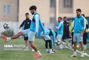 اتوبوس اماراتی‌ها با تاخیر رسید/ استقلال-الوصل به تعویق افتاد