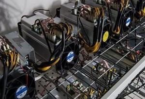 خودرو حامل ماینرهای قاچاق در شهرستان بندرلنگه شناسایی و توقیف شد