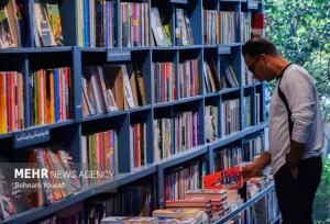 ترویج کتابخوانی سدی محکم در مقابل تهاجم فرهنگی دشمن