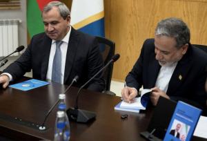 رونمایی از نسخه آذری کتاب «قدرت مذاکره» در دانشگاه دولتی باکو