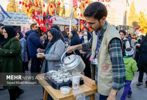 روایت خدمت مواکب مردمی در طریق الشهدای کرمان
