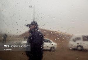 رستمی: بارش ها به صورت نقطه ای در استان ایلام ادامه دارد