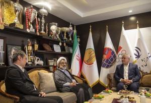 حضور دبیر شورای عالی انقلاب فرهنگی در فدراسیون بولینگ و بیلیارد