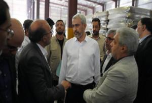 وزیر اقتصاد: موانع گمرکی باید کاهش یابد