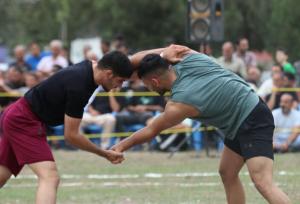 مسابقات کشتی سنتی لوچو در ساری برگزار شد