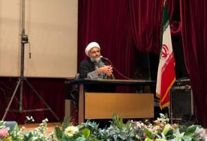 ایمان و امید محور تصمیم‌گیری‌های امامین انقلاب اسلامی است