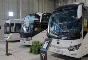 گروه بهمن با اتوبوس‌های شهری و بین شهری به نمایشگاه حمل‌ونقل تهران می‌رود