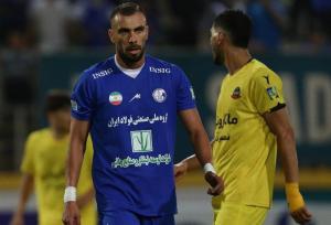 رستمی: بازیکن ما پول شهریه دانشگاه هم ندارد/ با یک بسته خرما بازی می‌کنیم!