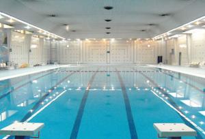 افتتاح استخر سرپوشیده هندیجان پس از ۱۵ سال با حضور وزیر ورزش