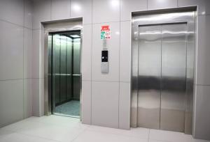صدور پایان کار ساختمان‌های جدیدالاحداث استان مرکزی منوط به دریافت گواهی استاندارد آسانسور شود
