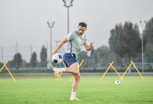 نفس راحت پرسپولیسی‌ها با نیمکت نشینی اورونوف!