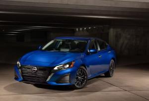 خودروهای جان‌سختی که به ایران هم آمده‌اند