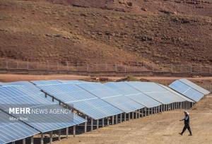 یاسمی:۴۲۰ پنل خورشیدی میان عشایر ایلام توزیع می شود