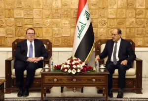 عکس دیدار مقام آمریکایی با حامی ایران در عراق