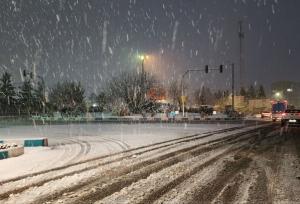 برف پاییزی خیابان‌ها و کوچه‌های بجنورد را سفیدپوش کرد