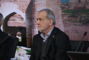 امضای سه تفاهم‌نامه سرمایه‌گذاری در حاشیه نشست رئیس جمهور با فعالان اقتصادی در یاسوج