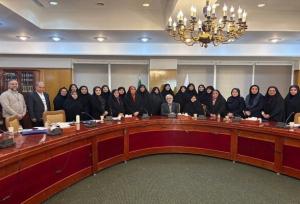 تعامل آموزش ابتدایی شهر تهران با فرهنگستان زبان و ادبیات فارسی