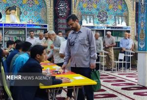 جمعیت رای دهندگان شعب أخذ رأی خوزستان در حال افزایش است