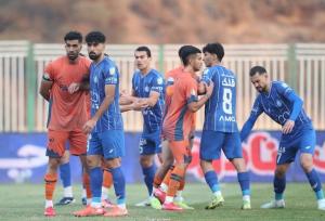 پادیاب پیروز نیمه اول دیدار با استقلال/ VAR به نفع و علیه آبی ها شد