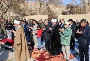 اقامه نماز باران در دامغان؛ مردم امیدوار به بارش رحمت الهی