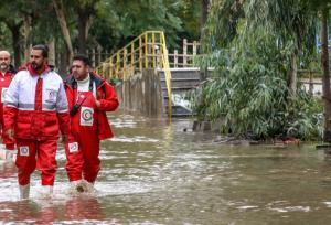 وقوع سیل و کولاک در زنجان و کردستان / آماده‌باش کامل نیروهای هلال‌احمر