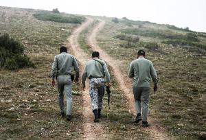 چه کسی مقابل محیطبان می‌ایستد؟