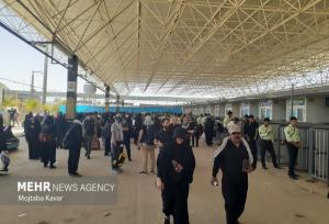 ۲۹ گیت برای ورود و خروج زائران در پایانه مرزی مهران فعال است