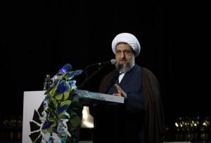 امام جمعه تبریز: بخش خصوصی توانمند، بهترین گزینه برای رهبری اقتصاد کشور است