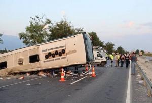 ۲۶ نفر در تصادف اتوبوس مدرسه در شمال غرب ترکیه زخمی شدند