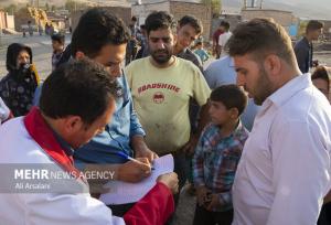 توزیع اقلام امدادی بین سیل‌زدگان مهرگی در شهرستان سیریک