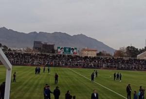 گرم کردن بازیکنان استقلال پیش از بازی با خیبر