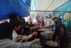 طعم مهربانی در جشن امت احمد؛ غرفه غذای خانگی آماده پذیرایی از مهمانان