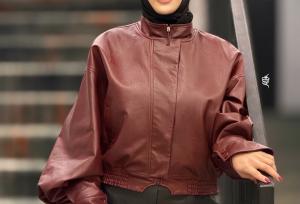 سارا والیانی با استایل چرم قرمز جلب توجه کرد