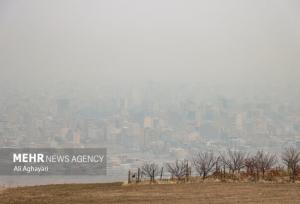 هوا در آبیک همچنان قرمز است