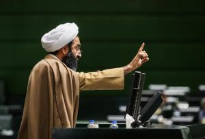 نقدعلی: باید قرارگاه جنگ اقتصادی تشکیل شود