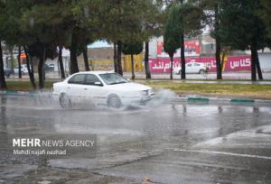 شدت بارش‌ها شرق گیلان را درنوردید؛ لنگرود پیشتاز بارندگی