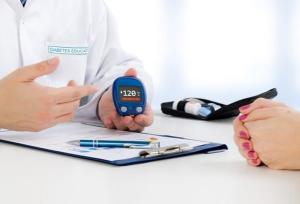 مناسب‌ترین رژیم غذایی برای افراد مبتلا به دیابت نوع ۲ کدام است؟