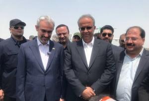 وزیر اقتصاد و دارایی به سیستان و بلوچستان سفر کرد