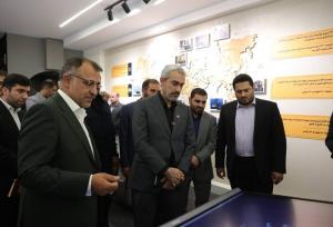 بازدید وزیر اقتصاد از نمایشگاه بین‌المللی مبارزه با پولشویی