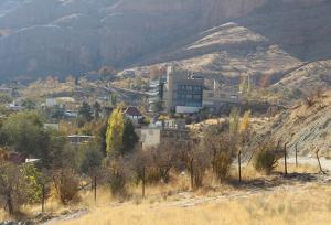 ساخت‌وسازها روستای «قلات» را خفه کرد! + عکس