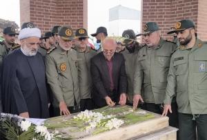 ادای احترام به مقام روحانی شهید میرزا کوچک‌خان جنگی