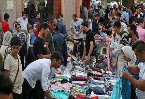 شهرداری تهران با سودجویان اجاره معابر به دستفروشان برخورد می‌کند