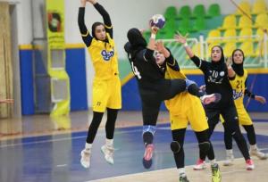 بافق با شکست استقلال صدرنشین لیگ برتر هندبال زنان شد