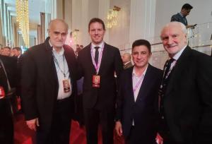 عکس یادگاری قلعه‌نویی و نبی با سرمربی آلمان