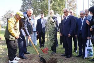 کاشت درخت صلح با حضور استانداران خزر