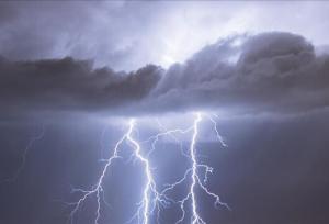 صاعقه زدگی جوان ۲۰ ساله یاسوجی