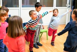 کدام تمرین ورزشی با بهبود عملکرد درسی دانش‌آموزان همراه است؟