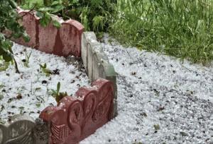 بارش تگرگ در میانه