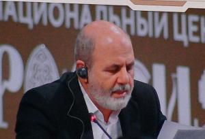 احمدیان: ایران بر استقلال هسته‌ای و حفظ چرخه سوخت اصرار دارد
